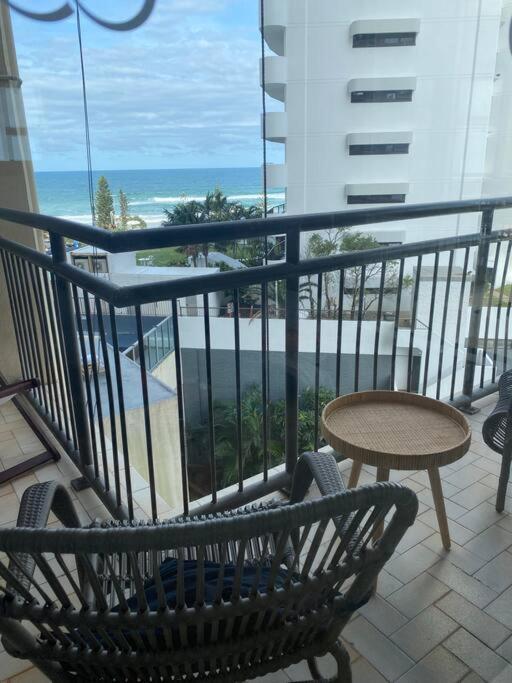 Fabulous Sea Views In The Heart Of Surfers Lejlighed Gold Coast Eksteriør billede